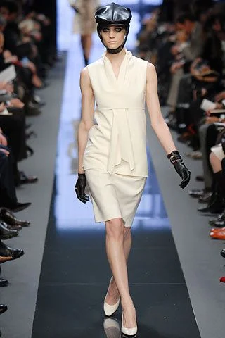 Look 16